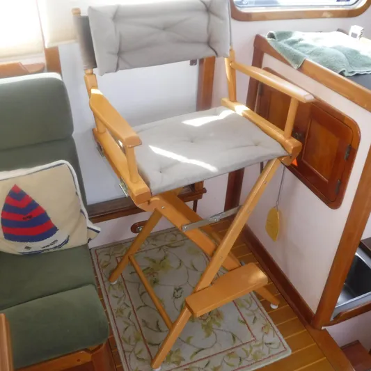 Ping Yacht Photos Pics Wooden director's chair in 1998 Legacy 40' Flybridge interior.
