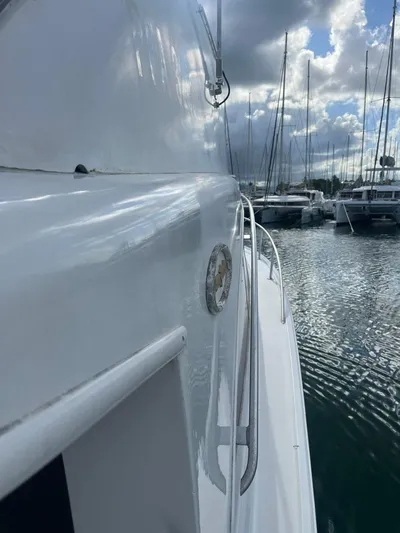 Speedy Banana Yacht Photos Pics 