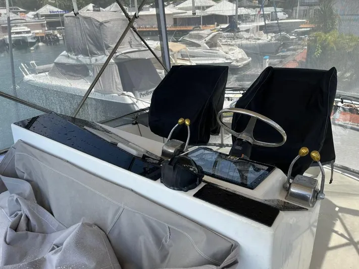 Speedy Banana Yacht Photos Pics 