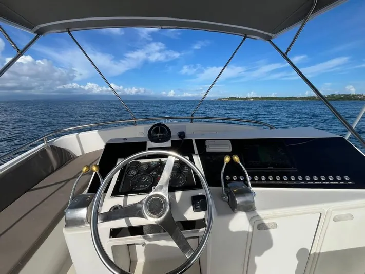 Speedy Banana Yacht Photos Pics 