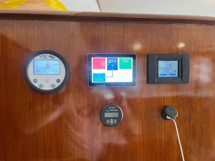 Speedy Banana Yacht Photos Pics 