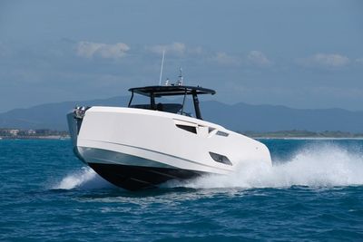 Yacht