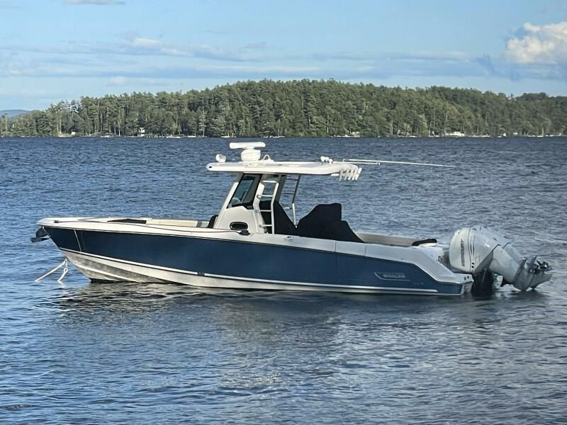 2016 Boston Whaler 330 Outrage