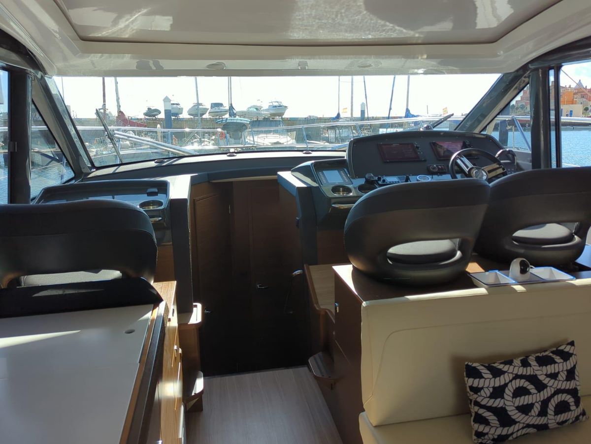 2023 Bavaria 42 