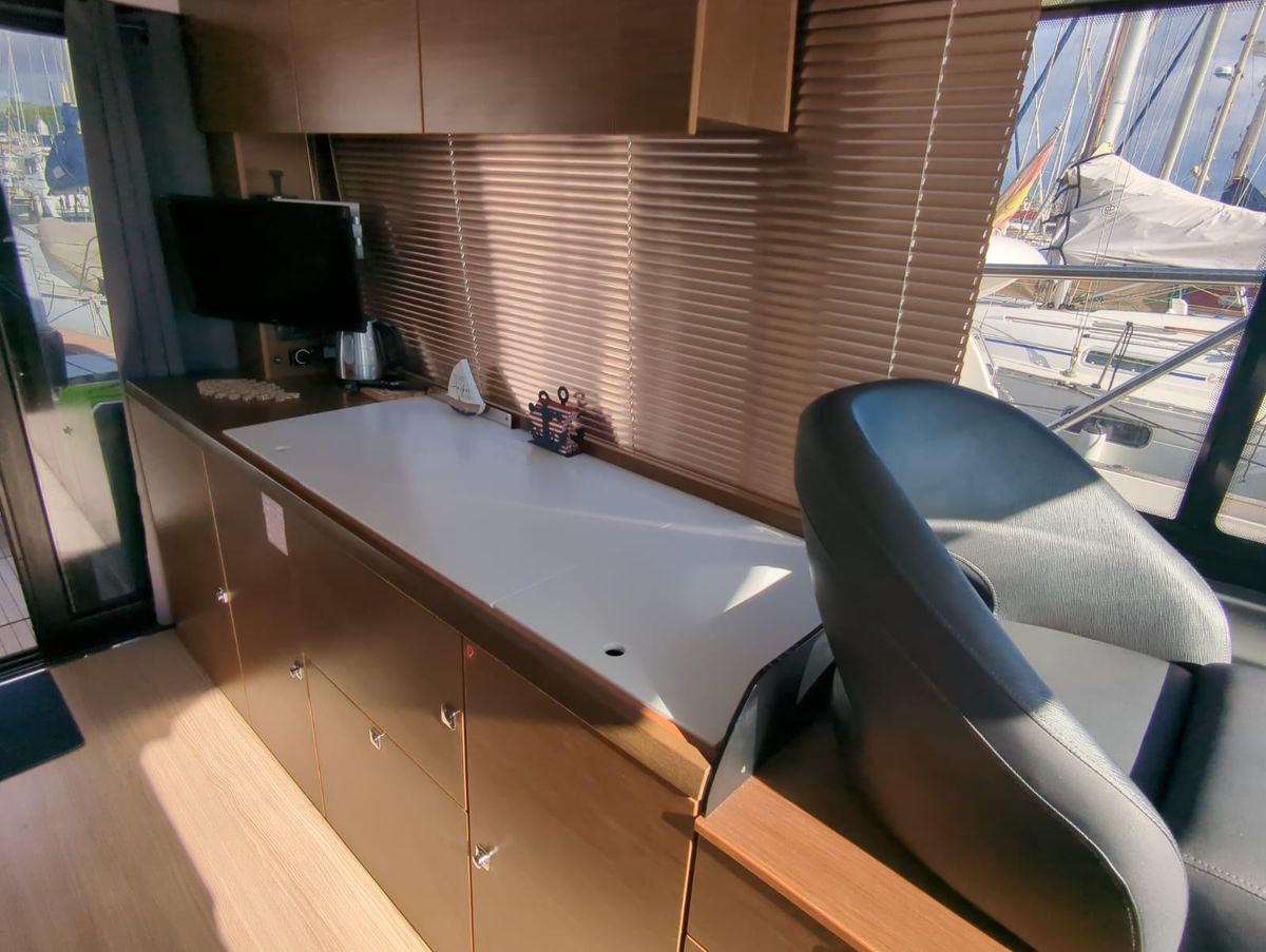 2023 Bavaria 42 