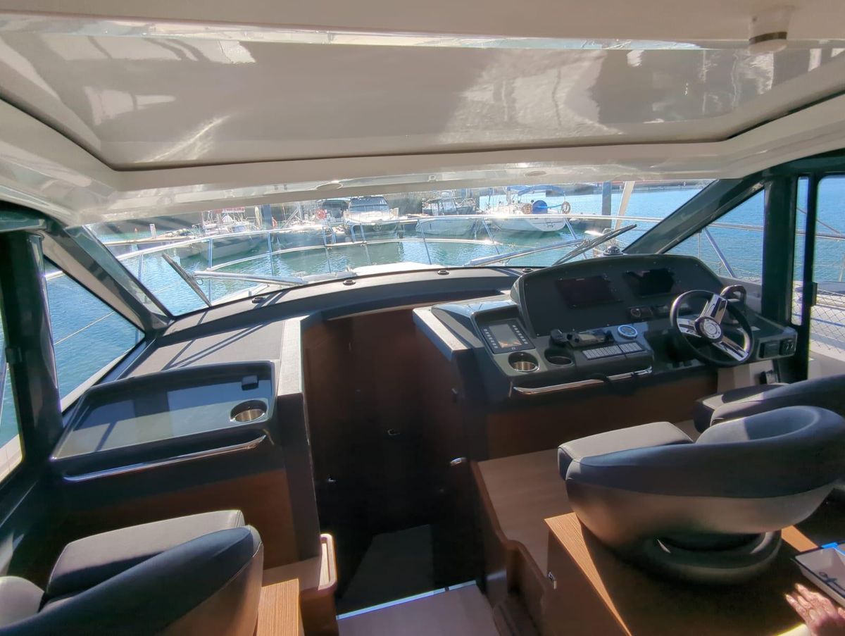 2023 Bavaria 42 