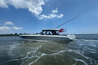 Boston Whaler 350 Realm