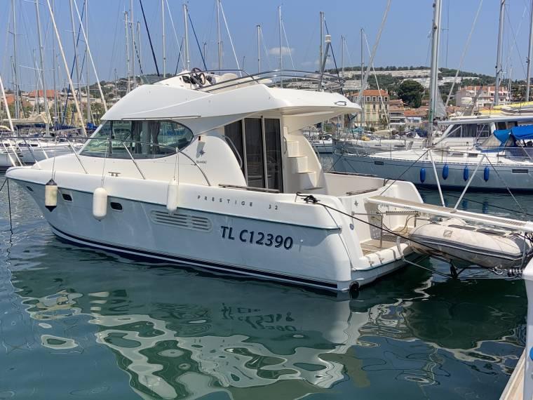 Used Jeanneau 32 Flybridge in Madrid - iNautia