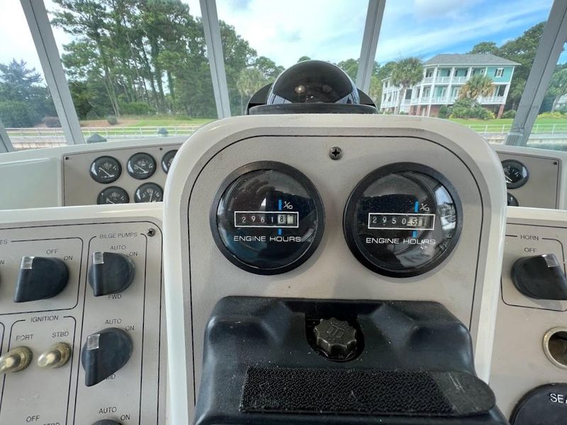 1996 Carver 500 Cockpit Motor Yacht