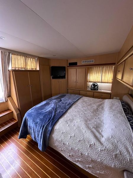 1996 Carver 500 Cockpit Motor Yacht