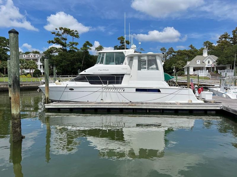 1996 Carver 500 Cockpit Motor Yacht