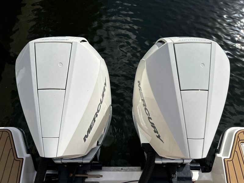 2019 Sea Ray SLX 310 OB