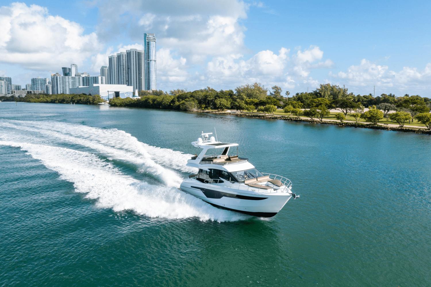 galeon yacht 500 fly