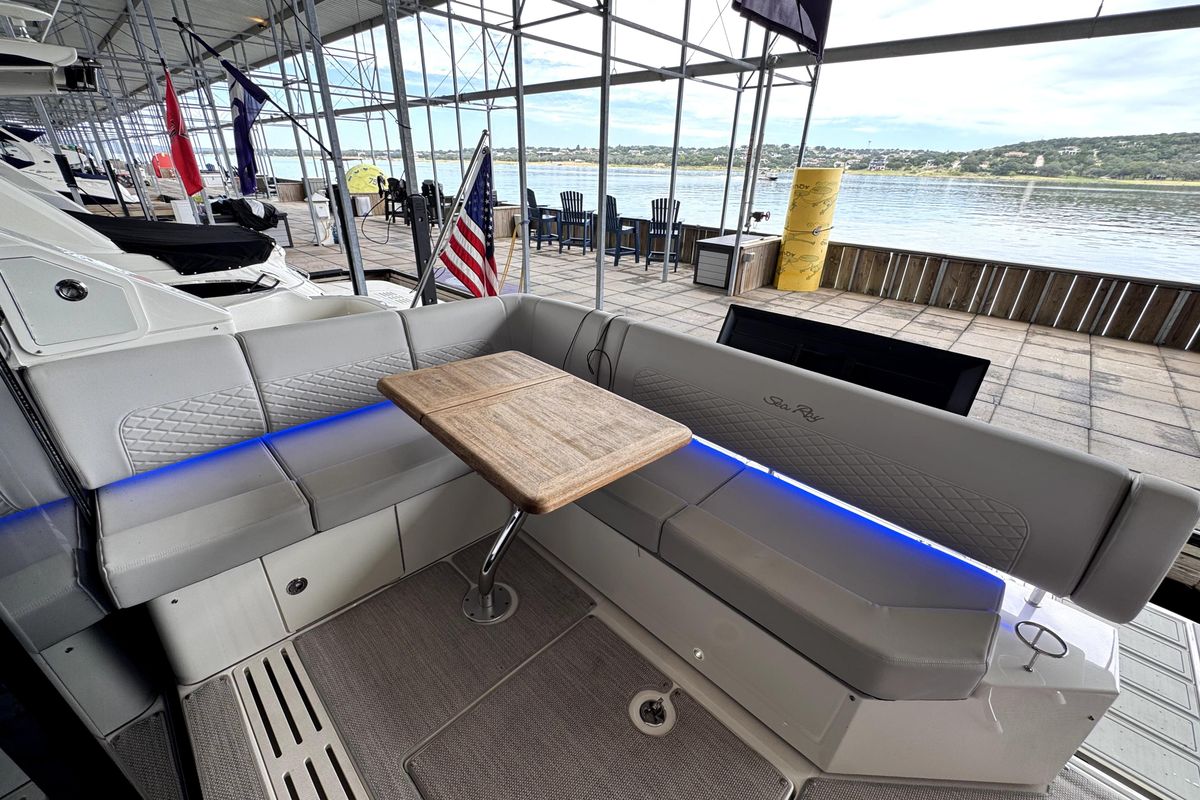 2018 Sea Ray 46 
