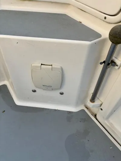 Morning Star V Yacht Photos Pics 1997 Albin 31 Tournament boat deck with Whale brand hatch and railing.