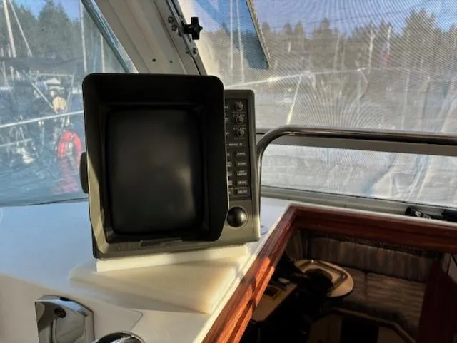 Morning Star V Yacht Photos Pics 1997 Albin 31 Tournament boat interior with navigation equipment.