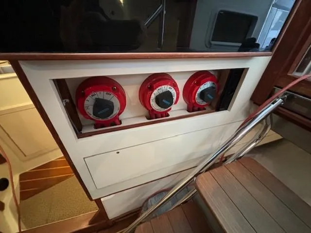 Morning Star V Yacht Photos Pics Control panel with red dials on a 1997 Albin 31 Tournament boat.