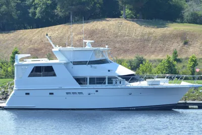Hatteras 52 Sport Deck Motor Yacht