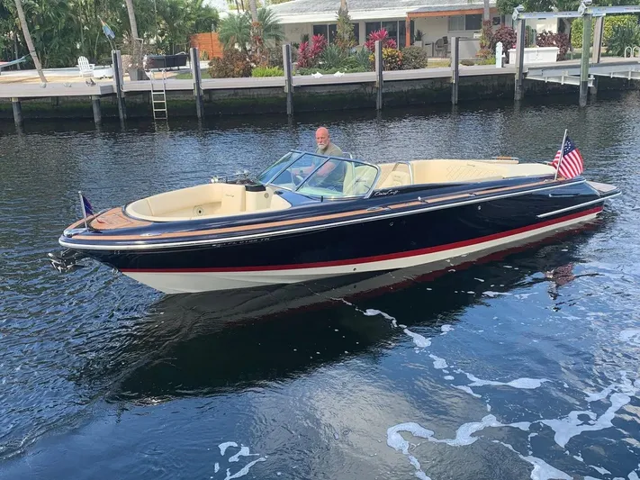  Yacht Photos Pics 2023-CHRIS-CRAFT-LAUNCH-27