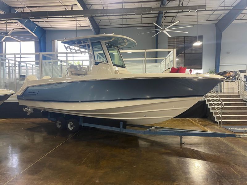 2022 Boston Whaler 250 Outrage