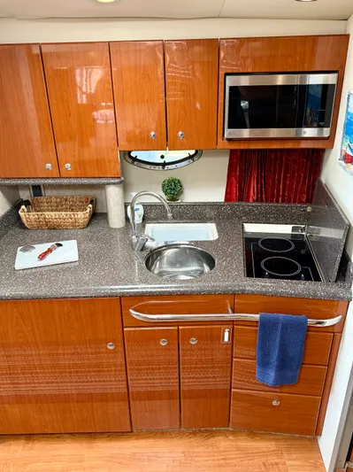 How We Roll Yacht Photos Pics 