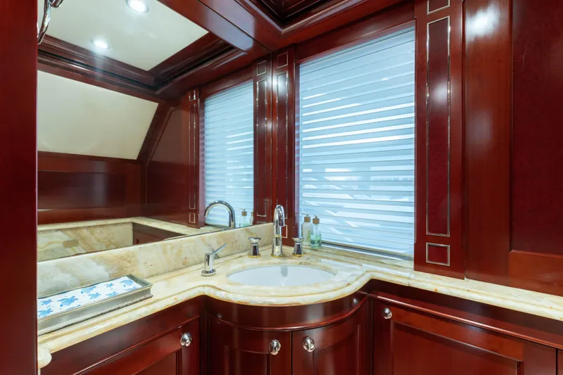 Beothuk Yacht Photos Pics Luxurious yacht bathroom with marble sink and rich wood paneling, Kuipers Woudsend Doggersbank Offshore 2008.