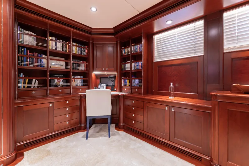 Beothuk Yacht Photos Pics Luxurious yacht library with rich wood paneling and built-in bookshelves, Kuipers Woudsend 2008.