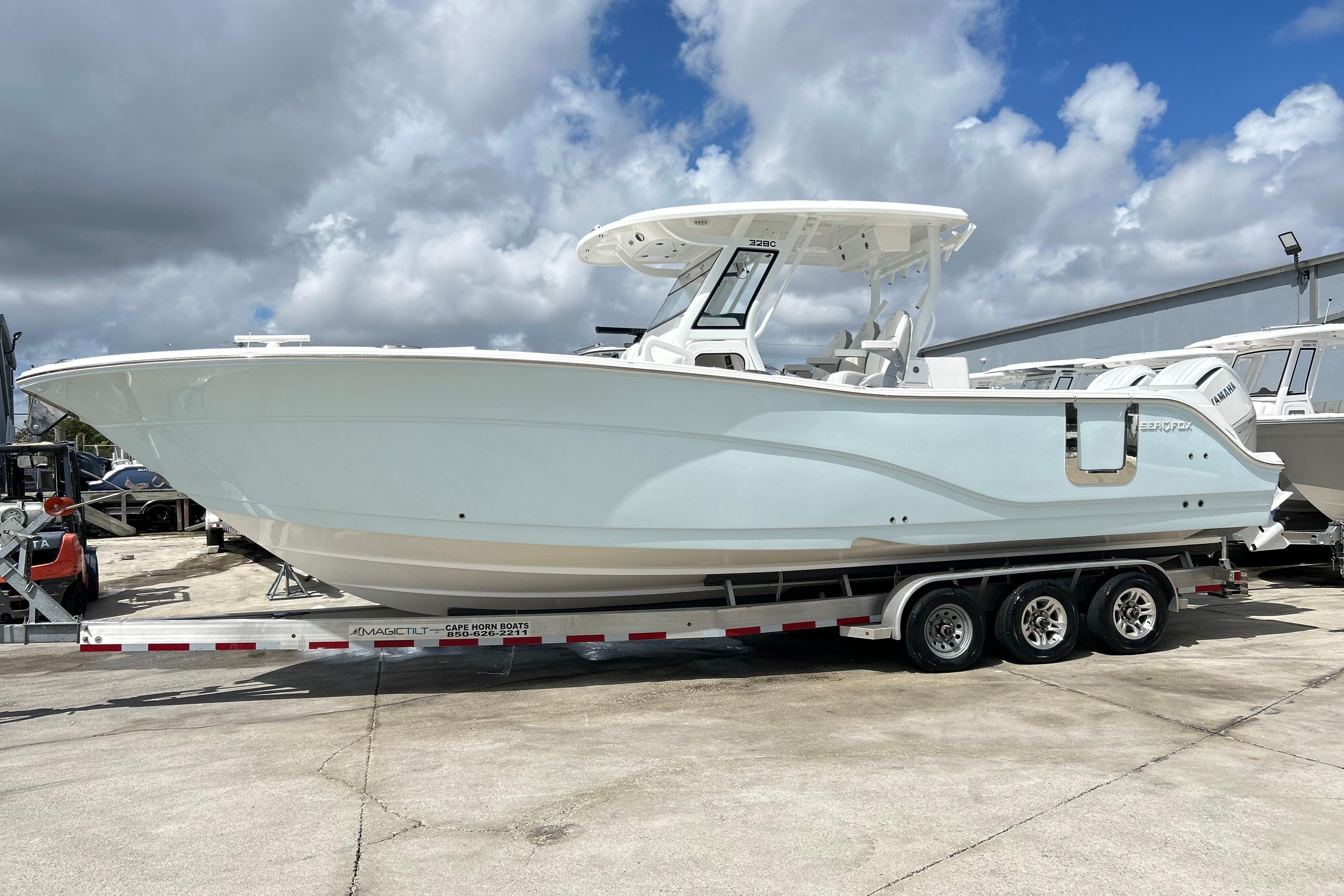 Sea Fox 328 Commander