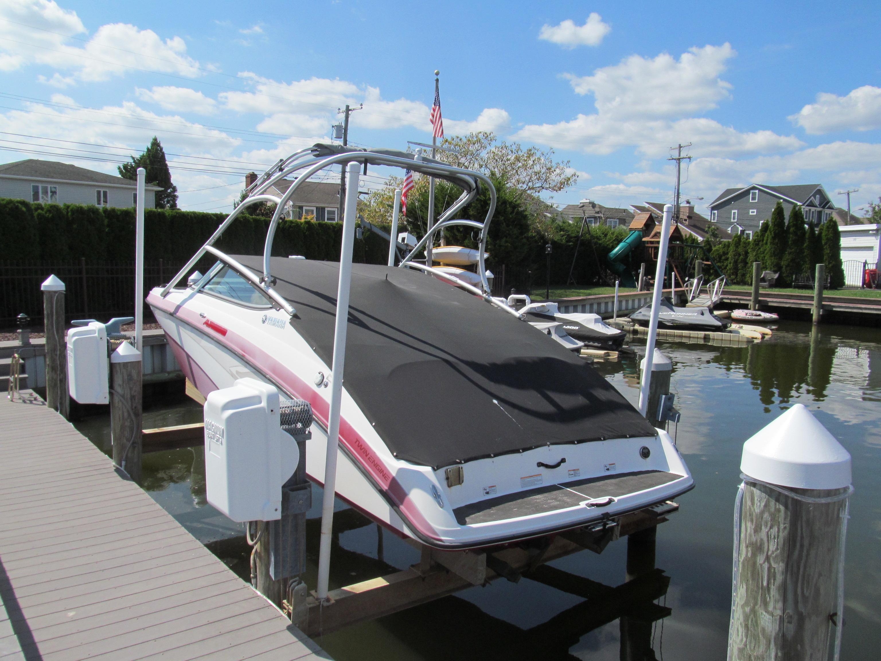 2014 Yamaha Boats AR 210