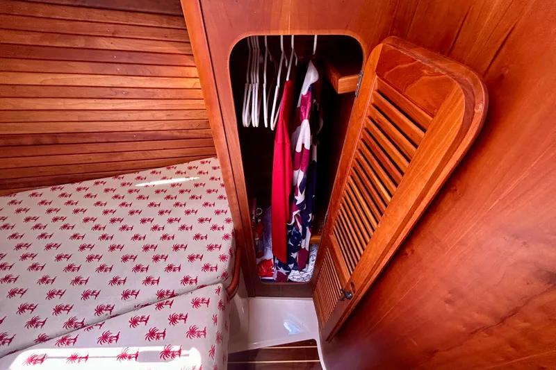 Clarity Yacht Photos Pics 