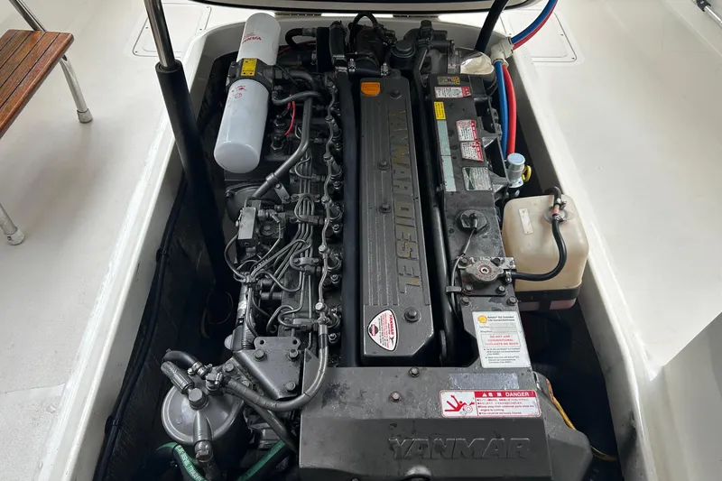 Clarity Yacht Photos Pics 