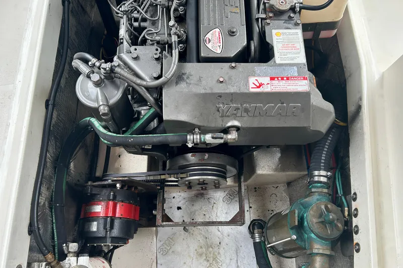 Clarity Yacht Photos Pics 