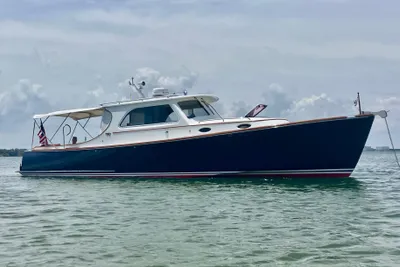 Hinckley 36 EP Picnic Boat