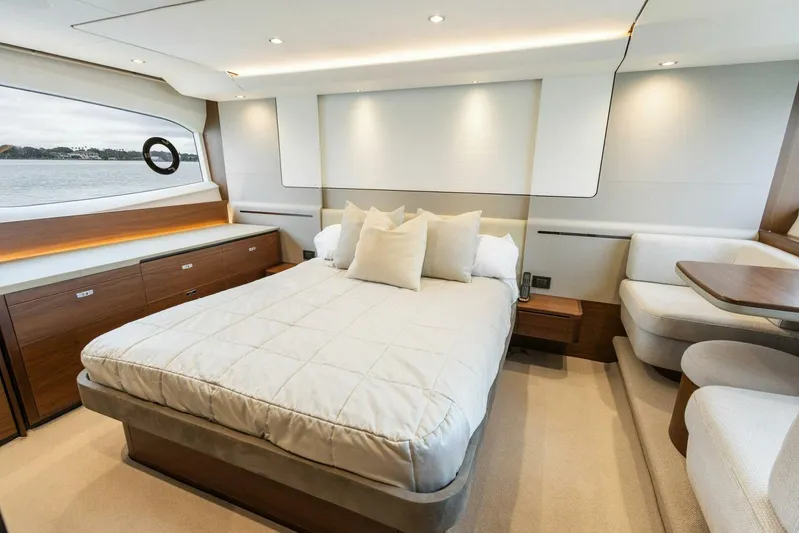 Twin Oaks Of The Sea Yacht Photos Pics 2020 Princess F62 - Twin Oaks of the Sea-Master Stateroom