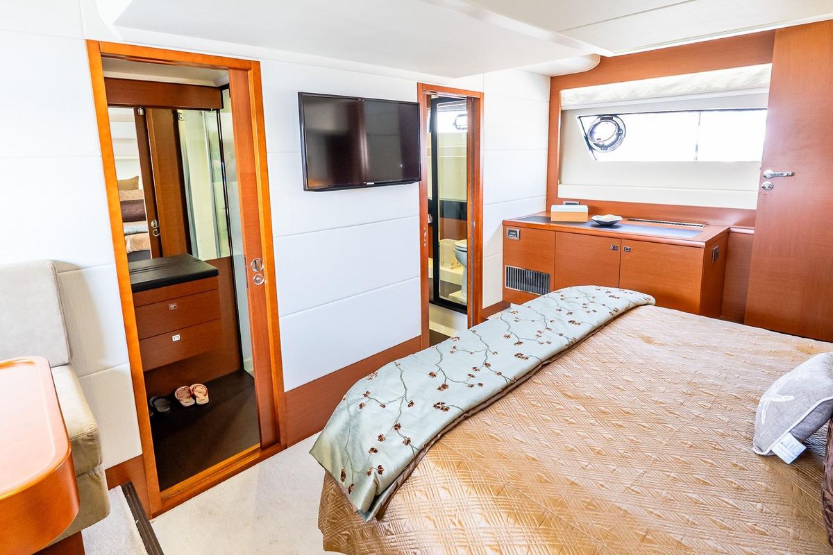 2014 Prestige 55 