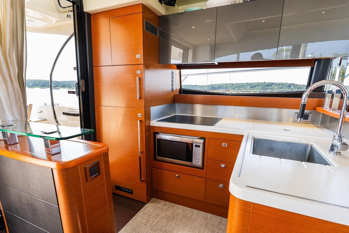 2014 Prestige 55 