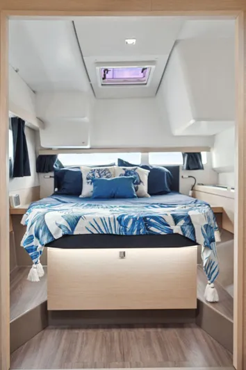 Sabai Sabai Yacht Photos Pics 