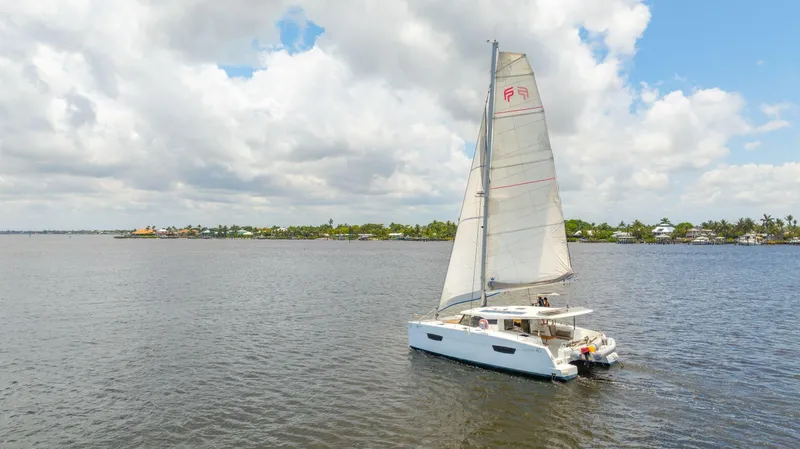 Sabai Sabai Yacht Photos Pics 