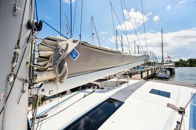 Sabai Sabai Yacht Photos Pics 