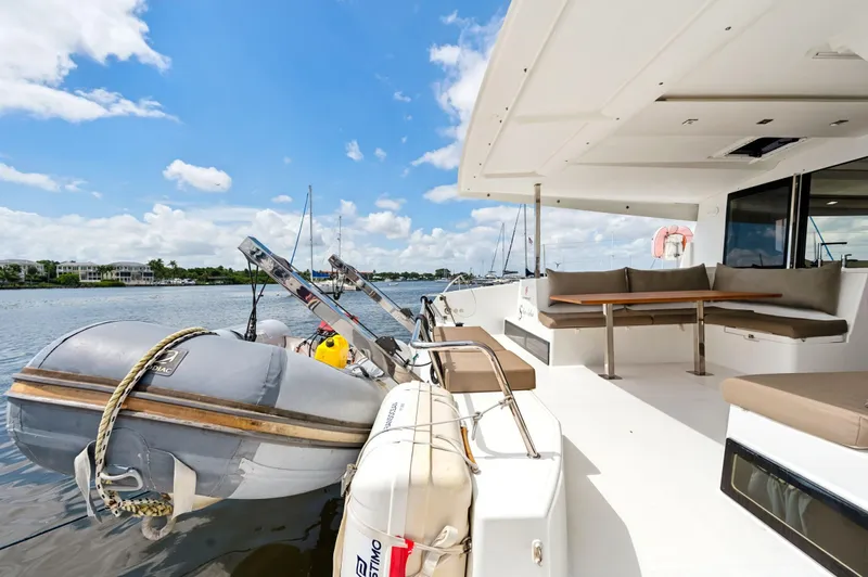 Sabai Sabai Yacht Photos Pics 