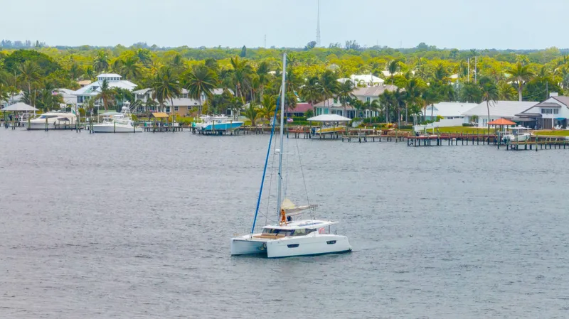 Sabai Sabai Yacht Photos Pics 