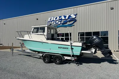 Defiance 220 Admiral