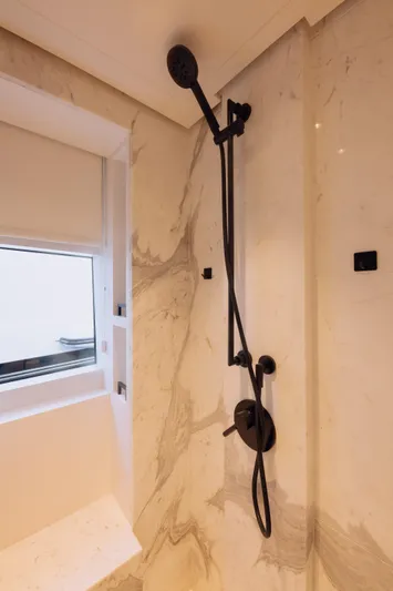 Saint V Yacht Photos Pics 