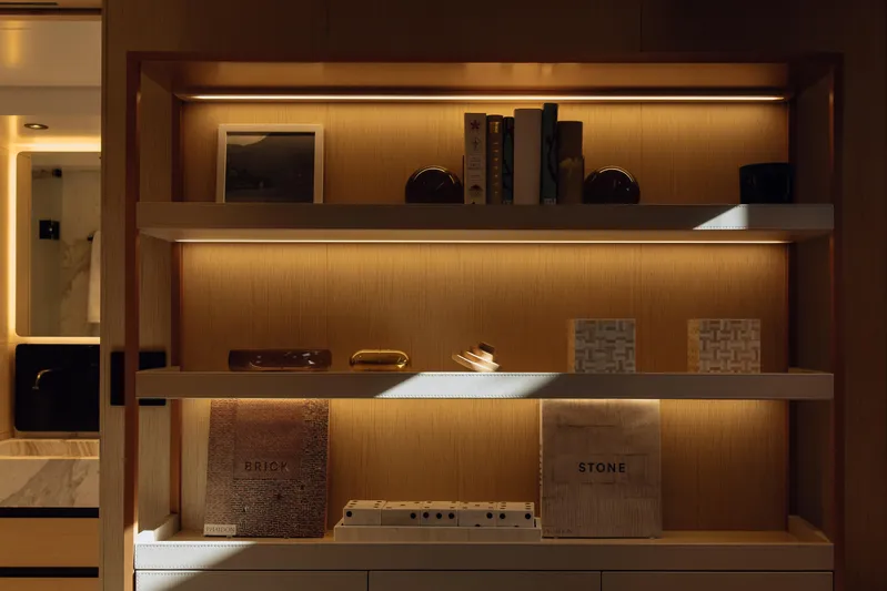 Saint V Yacht Photos Pics 