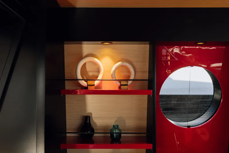 Saint V Yacht Photos Pics 