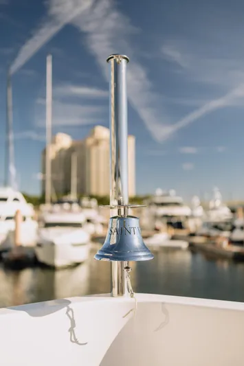 Saint V Yacht Photos Pics 