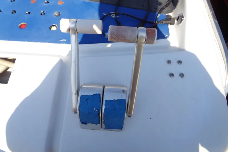 (project Boat) 1995 Azimut 78ultra @ixtapa-mexico Yacht Photos Pics Throttle controls on a 1995 Azimut 78 Ultra Motoryacht dashboard.