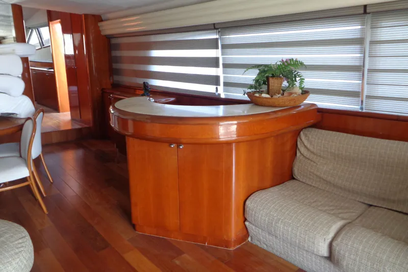 (project Boat) 1995 Azimut 78ultra @ixtapa-mexico Yacht Photos Pics Luxurious interior of 1995 Azimut 78 Ultra Motoryacht with elegant wood finishes.