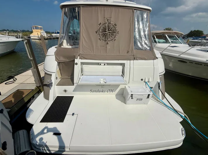  Yacht Photos Pics 2009 Cruisers Yachts 420 Coupe docked in Sandusky, Ohio marina.