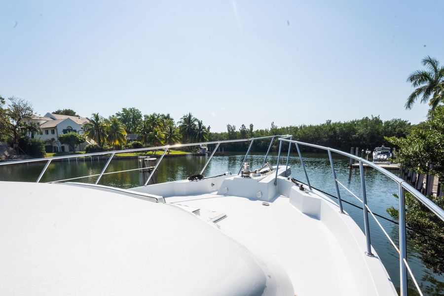 2001 Hatteras 75 Cockpit Motor Yacht